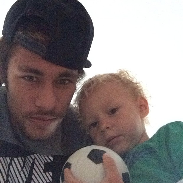 Neymar com os filho, Davi Lucca (Foto: Instagram / Reprodução)