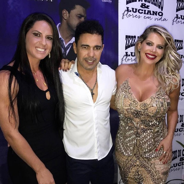 Graciele Lacerda, Zezé Di Camargo e Karina Bacchi, grávida, em bastidores de show em Maceió (Foto: Instagram/ Reprodução)