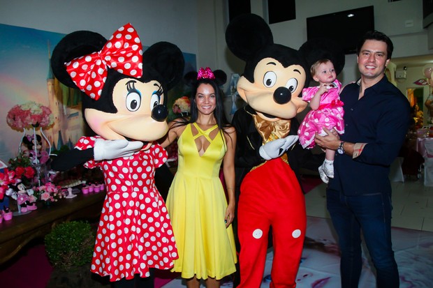 Mônica Carvalho faz festa de aniversário para a filha Valentina (Foto: Manuela Scarpa/Brazil News)