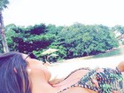 Carolina Portaluppi aproveita sol com biquíni de babadinho