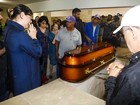 Corpo de Ferreira Gullar é enterrado no Rio 