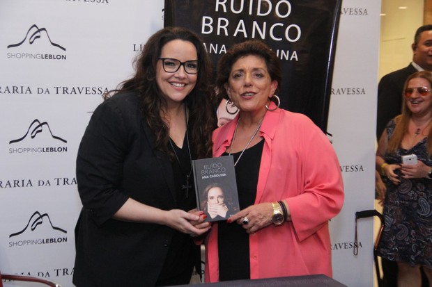 Leda Nagle no lançamento do livro de Ana Carolina no Rio de Janeiro  (Foto: Wallace Barbosa/AgNews)