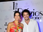 Helena Ranaldi posa para foto com o namorado mais novo em evento
