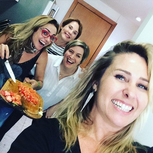 Andreia Sorvetão com outras ex Paquitas (Foto: Reprodução Instagram)