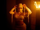 Jéssica Lopes vira múmia sexy para entrar no clima do Dia das Bruxas