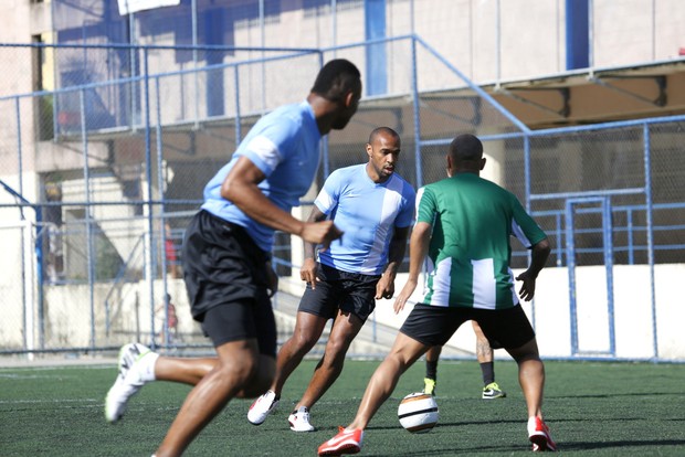 Thierry Henry jogando no Vidigal (Foto: Marcos Serra Lima/EGO)