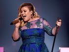Kelly Clarkson anuncia segunda gravidez durante show