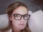 Letícia Birkheuer passa a madrugada trabalhando e compartilha selfie