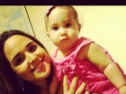 Perlla posta foto com a filha Pérola no dia que ela completa oito meses