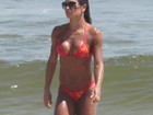Ex-BBB Mayra Cardi curte a praia do Pepê