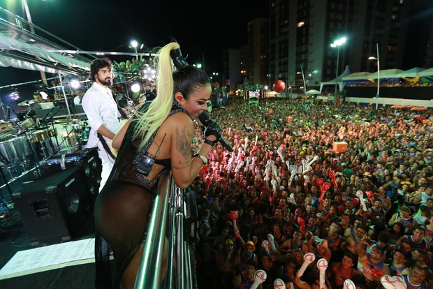 Aline Rosa em Salvador (Foto: Felipe Souto Maior/ Ag. News)