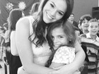 Bruna Marquezine faz carinho na irmã: 'Minha princesa'
