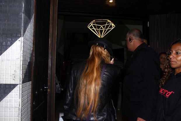 Lindsay Lohan na entrada da boate em São Paulo (Foto: Paduardo/Ag News)