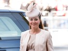 Kate Middleton dará à luz ao lado de príncipe William e família, diz site 