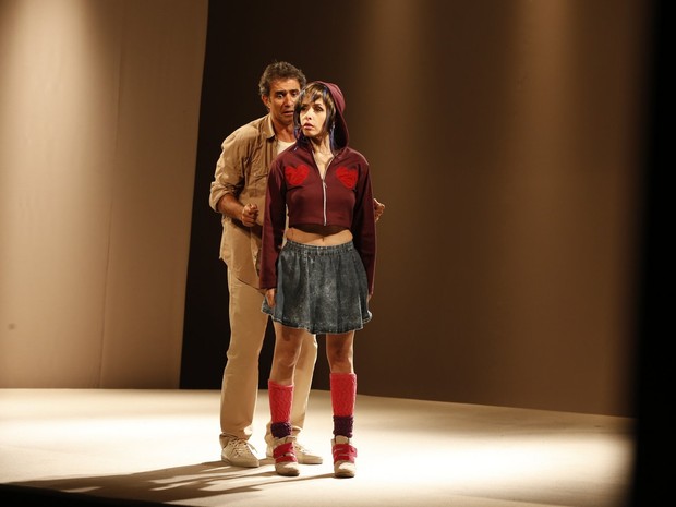 Marcos Pasquim e Leona Cavalli em ação na peça &#39;E aí, comeu?&#39; (Foto: Felipe Panfili/ Ag. News)