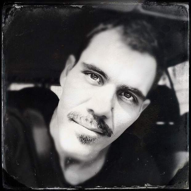 Juliano Cazarré muda visual e aparece sem barba (Foto: Reprodução / Instagram)