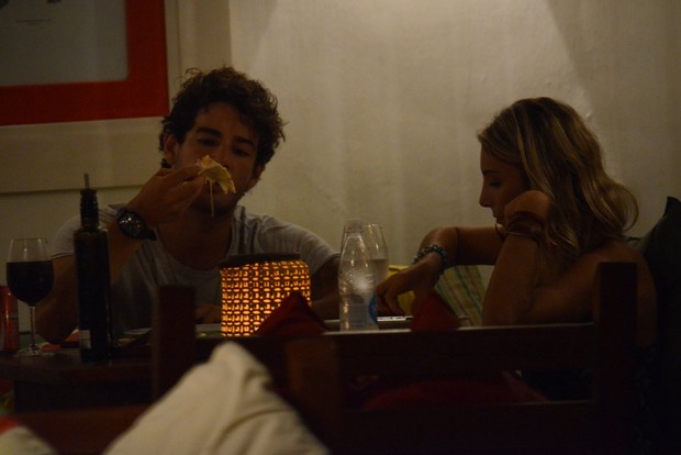 Alexandre Pato e a namorada, Sophia Mattar (Foto: Léo Marinho / AgNews)