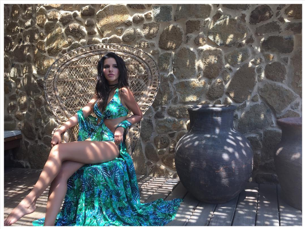 Mariana Rios é garota propaganda da marca de moda praia (Foto: Reprodução / Instagram)