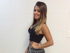 Danielle Favatto, filha de Romário, posa de shortinho e recebe elogios