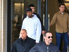 Kanye West faz compras de Natal após cancelar turnê na Europa