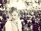 Madonna posta registro de sua visita a escola no Malauí