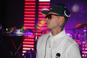 Mateus Verdelho se apresenta como DJ em boate em São Paulo (Foto: Thiago Duran/ Ag. News)
