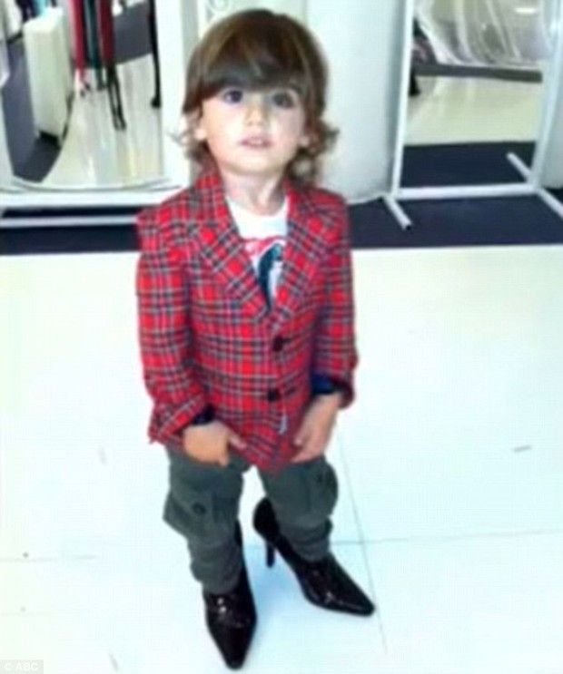 Filho de Celine Dion de salto (Foto: Reprodução / Youtube)