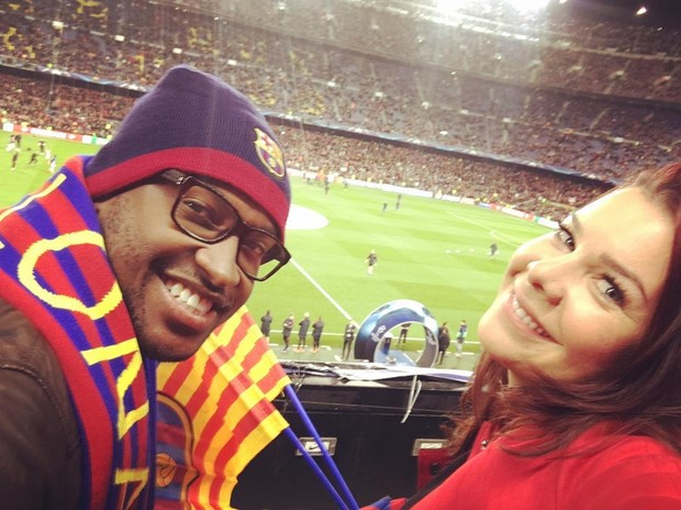 Fernanda Souza e Thiaguinho assistindo jogo do Neymar (Foto: Reprodução / Instagram)