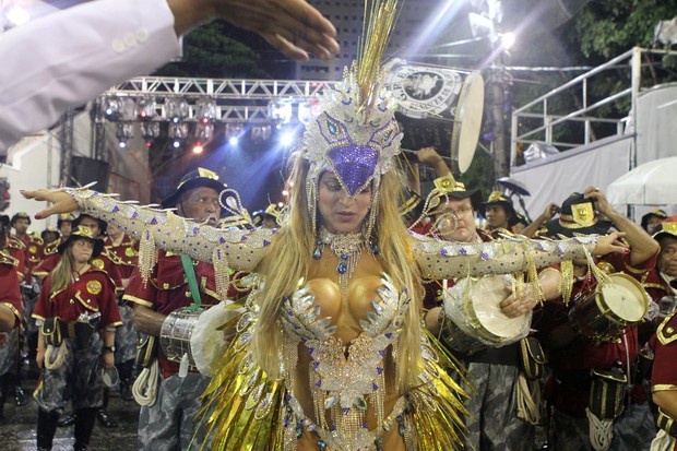 Dani Vieira, rainha da Renascer de Jacarepaguá (Foto: Raphael Mesquita/Fotorio News)