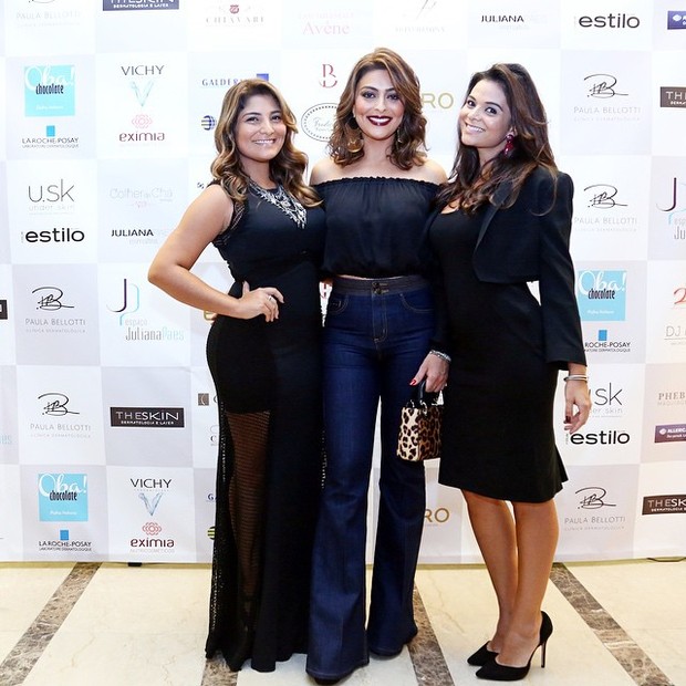 Rosana Paes, Juliana Paes e Mariana Paes com em evento de beleza no Rio (Foto: Instagram/ Reprodução)