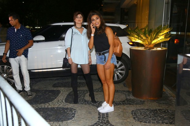 Juliana Paes vai com Juliane Trevisol à festa de Justin Bieber no Fasano  (Foto: AgNews / AgNews)