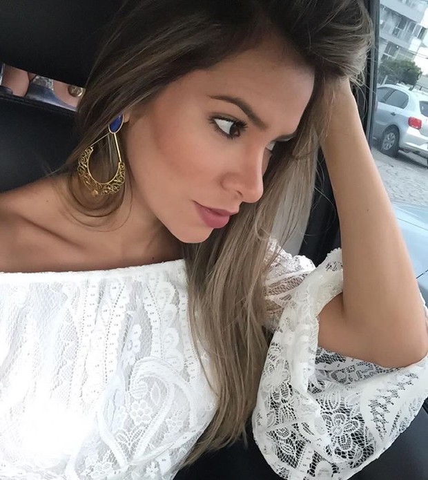 Adriana (Foto: Reprodução/Instagram)