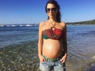 De top, Sarah Oliveira exibe barrigão da segunda gravidez