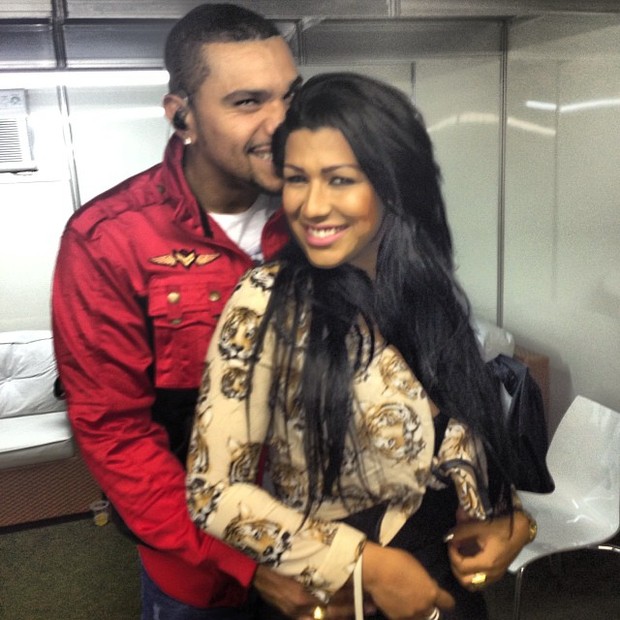 Naldo e Mulher Moranguinho em bastidores de show em Vila Velha, no Espírito Santo (Foto: Instagram/ Reprodução)