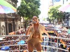 Anitta arrasta multidão na estreia do Bloco das Poderosas, no Rio