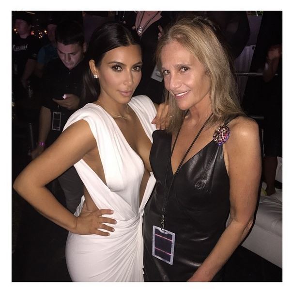 Kim Kardashian comemora aniversário ao lado de amigos (Foto: Instagram)