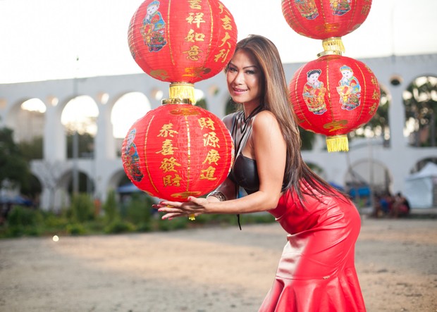 Missaka comemora o ano novo chinês.  (Foto: Anderson Barros / EGO)