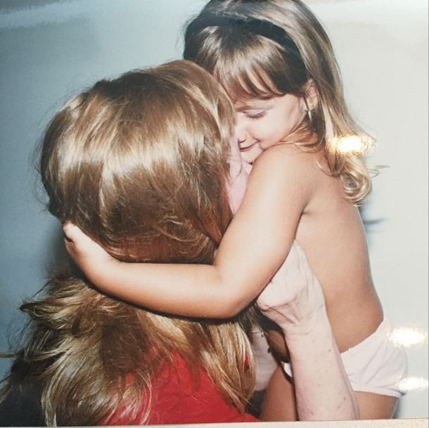 Dona Aldinha, mãe de Xuxa Meneghel, com sua neta Sasha  (Foto: Instagram/Reprodução)