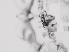 Rayanne Morais usa vestido de noiva decotado para se casar com Latino