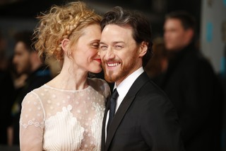 James McAvoy e a mulher, Anne-Marie, no BAFTA (Foto: AFP)