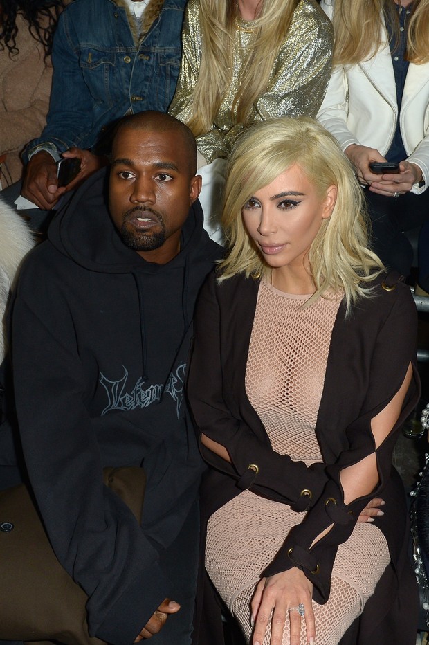 Kanye West e Kim Kardashian no desfile da Lanvin (Foto: Getty Images)