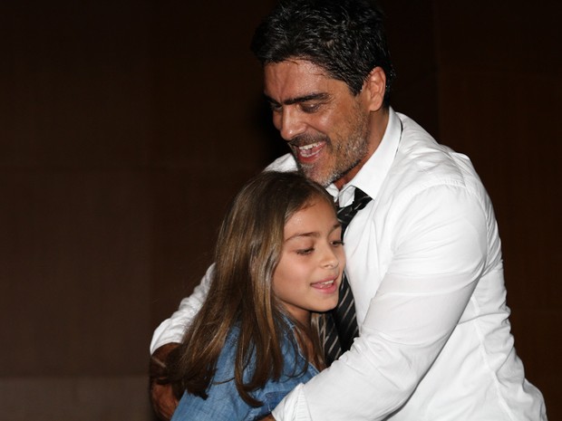 Junno com a filha Luana após estreia de peça em São Paulo (Foto: Cláudio Augusto/ Foto Rio News)