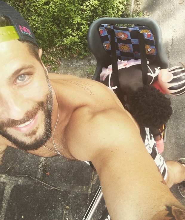 Bruno Gagliasso com a filha Titi (Foto: Instagram / Reprodução)
