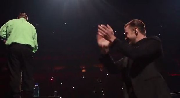 Pedido de casamento no meio do show de Justin Timberlake (Foto: Reprodução / Youtube)