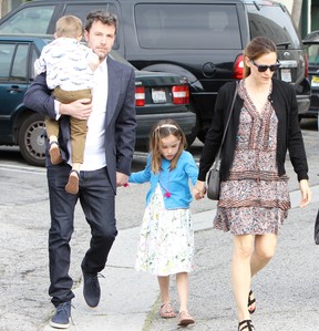 Ben Affleck, Jennifer Garner e filhos (Foto: Grosby Group)
