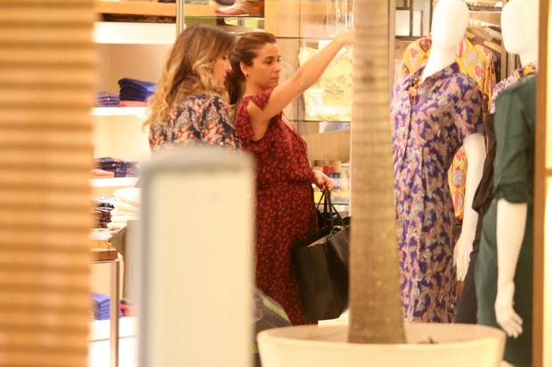 Giovanna Antonelli em shopping do Rio (Foto: Wallace Barbosa / AgNews)