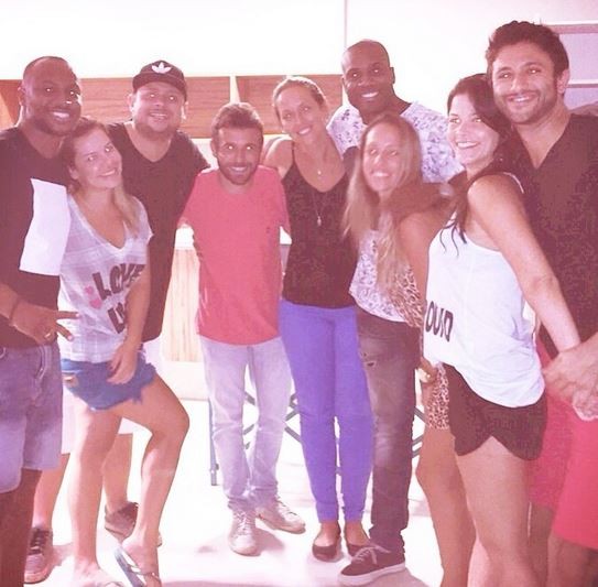 Rafael Zulu posta foto com Fernanda Souza, Thiaguinho e amigos (Foto: Instagram / Reprodução)