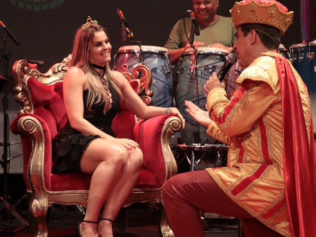 Durval Lellys e a mulher, Thiara Tavares, em show em Salvador, na Bahia (Foto: Fred Pontes/ Divulgação)