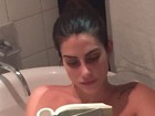 Cleo Pires lê livro na banheira e filosofa: 'A mulher é auto-suficiente'