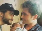 Thiago Gagliasso posa com o filho recém-nascido e o irmão, Bruno 